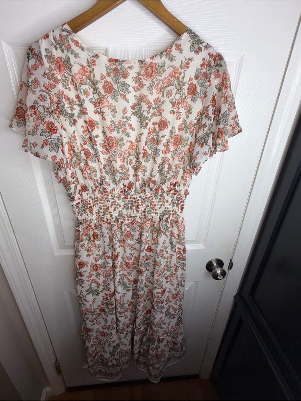 Max Studio Women’s X Large Floral V-Neck Midi Dress Flutter Sleeve Smocked XL - Picture 8 of 15
